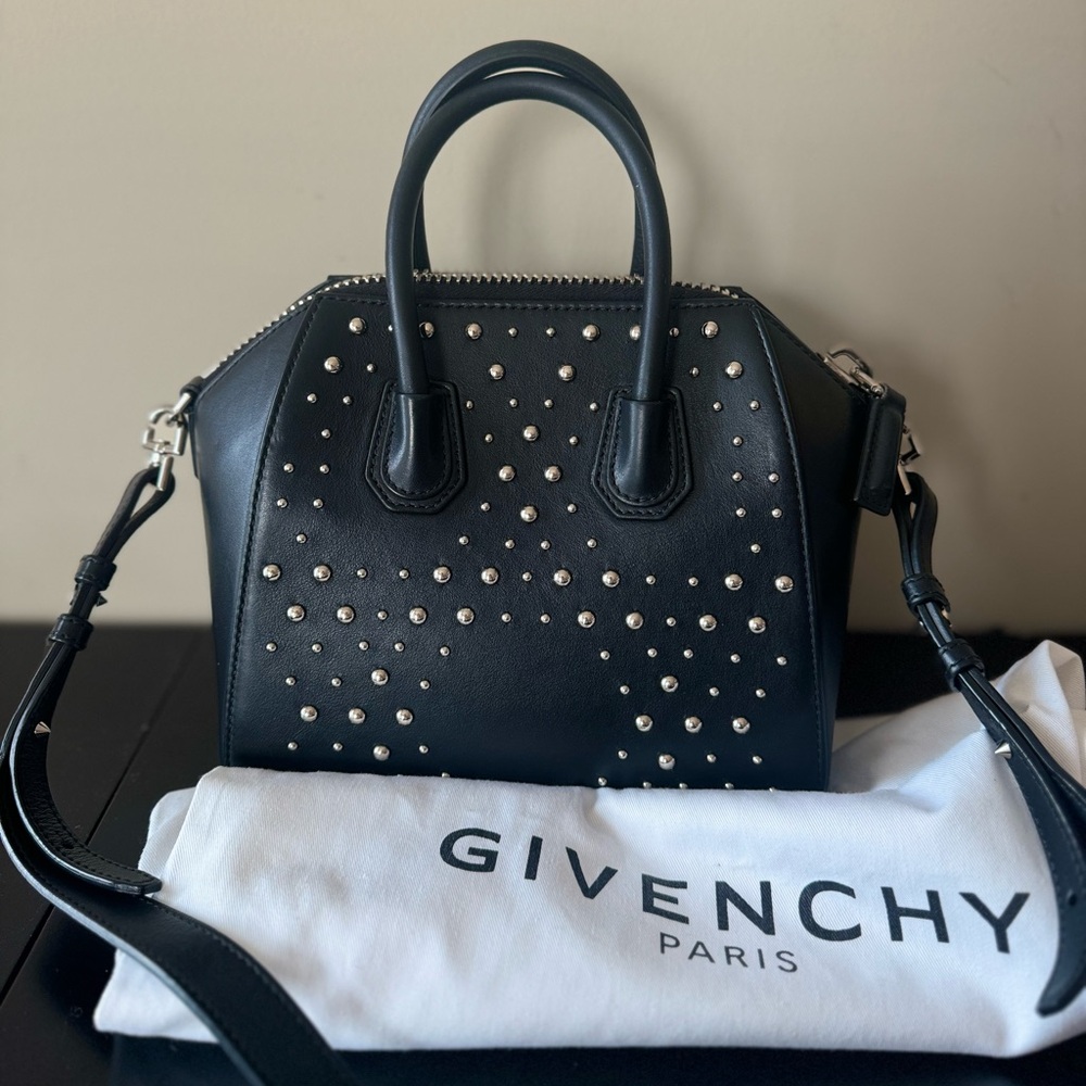 GIVENCHY Smooth Calfskin Mini Studded Antigona Black